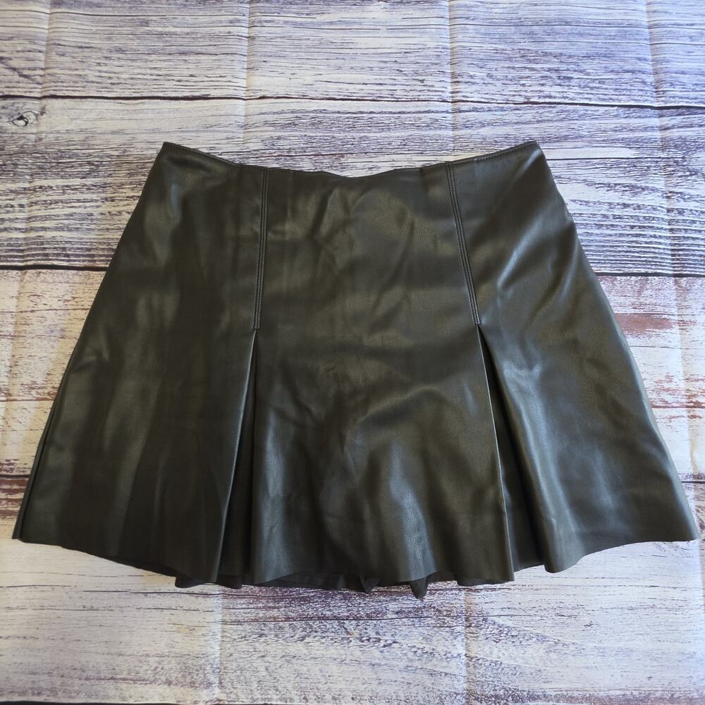 Abercrombie Fitch Goth Edgy Rocker Chic Vegan Leather Mini Skort Size Medium